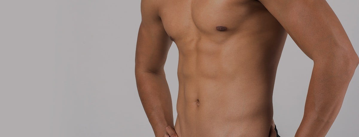 homem vai fazer lipoaspiração à gordura púbica